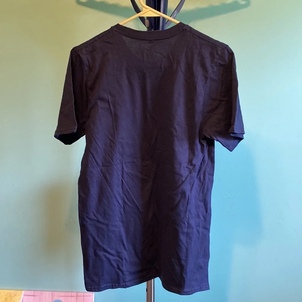 NWOT Men’s Small Star Wars Mandalorian Tee Navy Blue - Picture 2 of 3